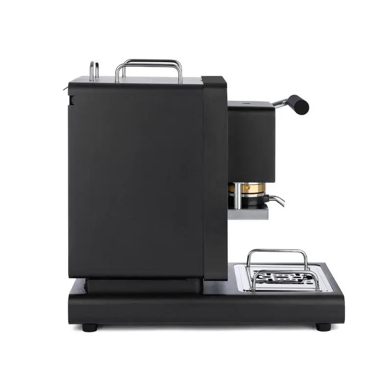 Pazzo Caffè iconica-naomi-frontale_7f12613b-57f1-4f18-aab6-c9db904660cc2.webp